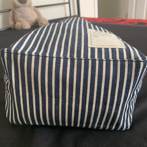 A.P.C. Navy & Off-White Thais Mini Tote - Picture 5 of 12